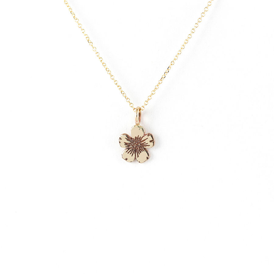 Solid Gold Flower Pendant 18K Yellow with 19.5in Chain